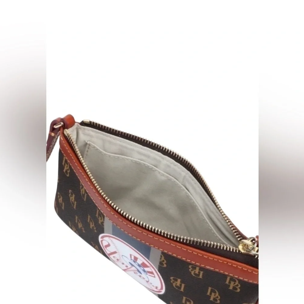Dooney & Bourke New York Yankees Pouchette Crossbody NWT